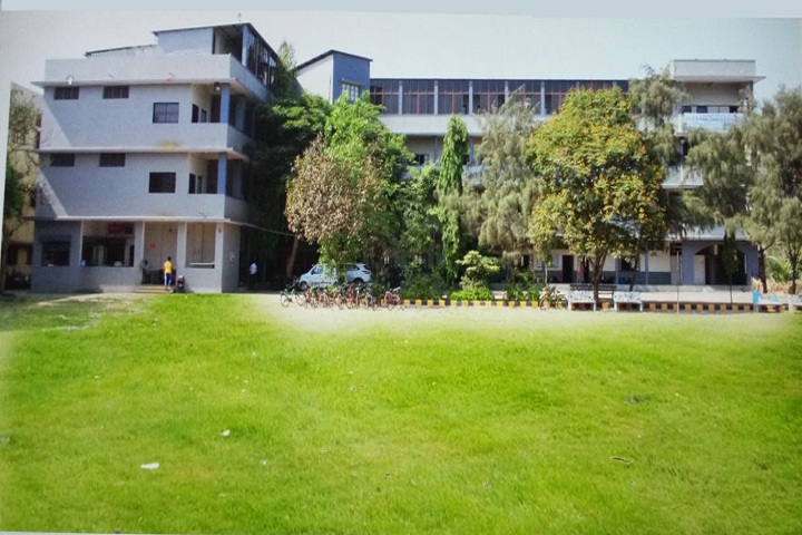 https://cache.careers360.mobi/media/colleges/social-media/media-gallery/16556/2018/10/27/Campus View of Smt GN Pandya Commerce and Science College Surat_Campus-View.jpg